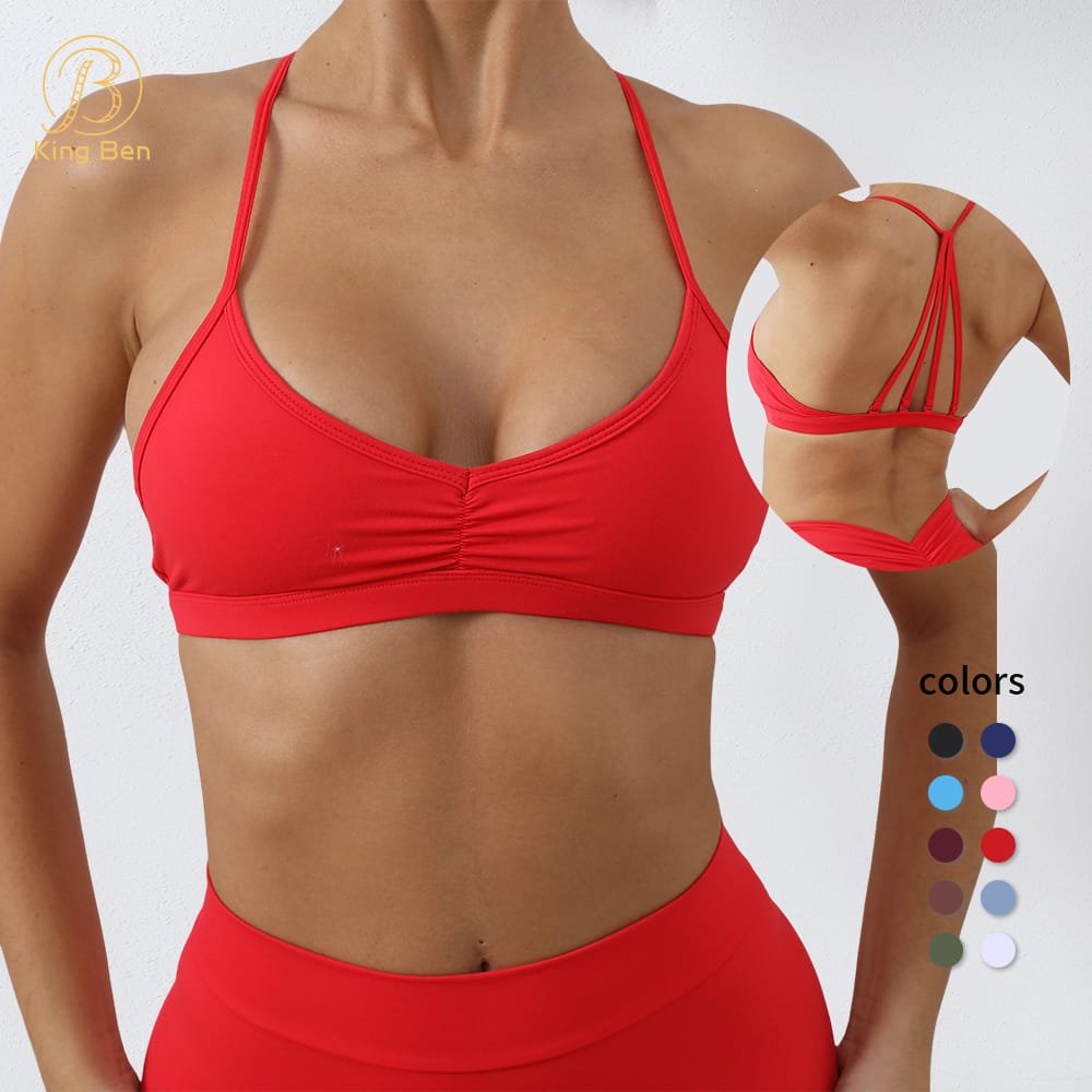 Minimalist yoga set — the aesthetic that resonates with European sustainable fashion consumers