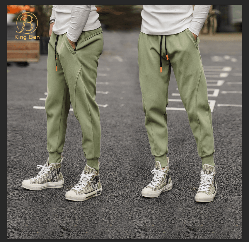 Men's side-pocket athletic pants — functional design detail that male yoga practitioners actively search for